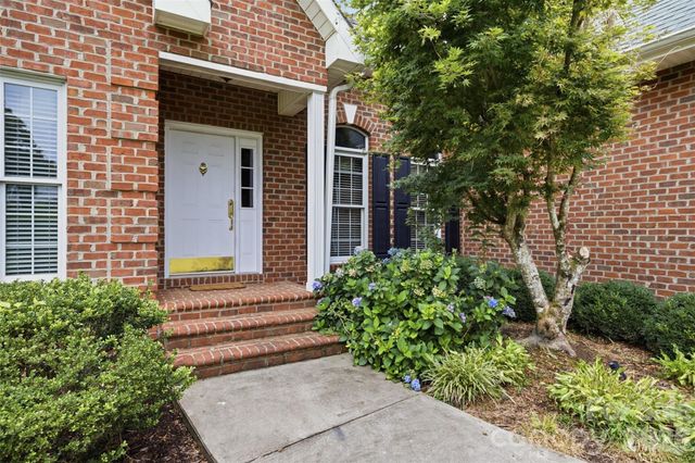405 Woodridge Drive SE, Lenoir, NC 28645