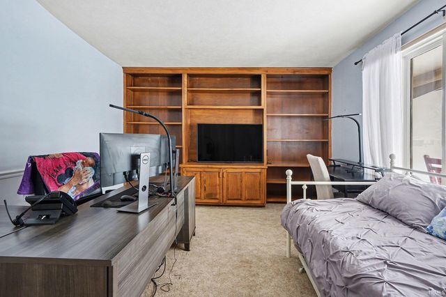 2412 Kenilworth Drive, Elkhart, IN 46514