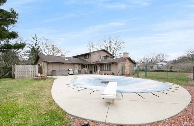 2412 Kenilworth Drive, Elkhart, IN 46514