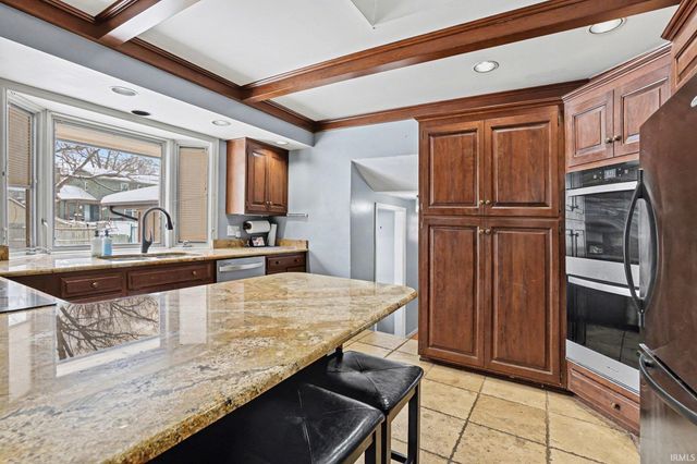 2412 Kenilworth Drive, Elkhart, IN 46514