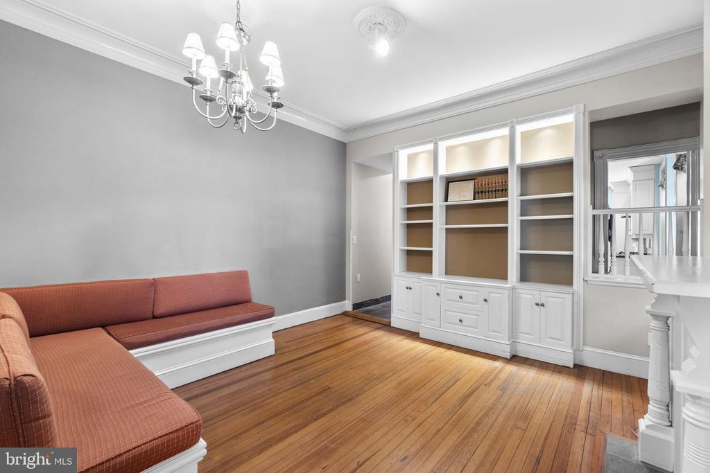 Image 11 of property listing at 3001 ELLIOTT ST, Baltimore, MD 21224