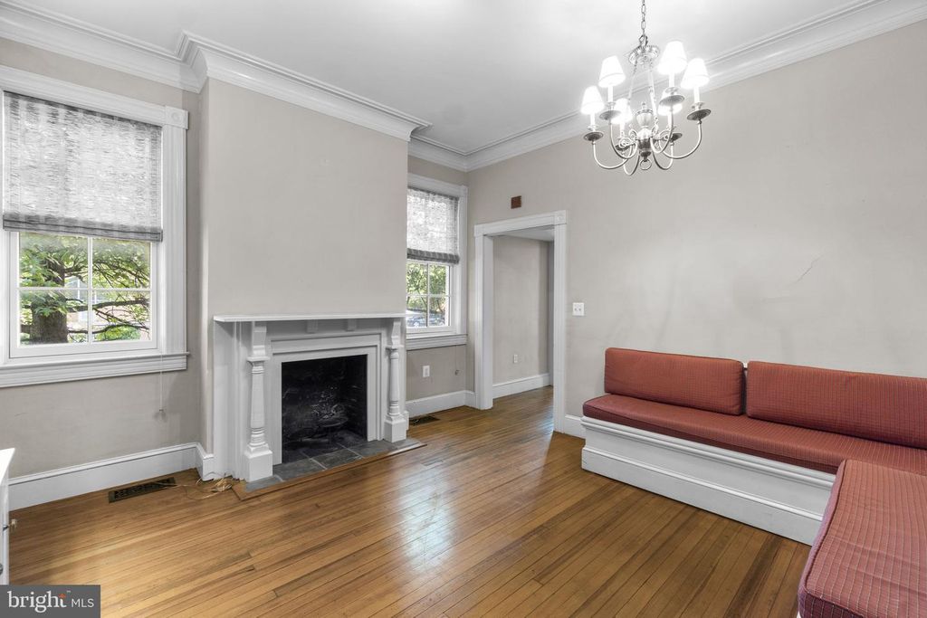 Image 13 of property listing at 3001 ELLIOTT ST, Baltimore, MD 21224