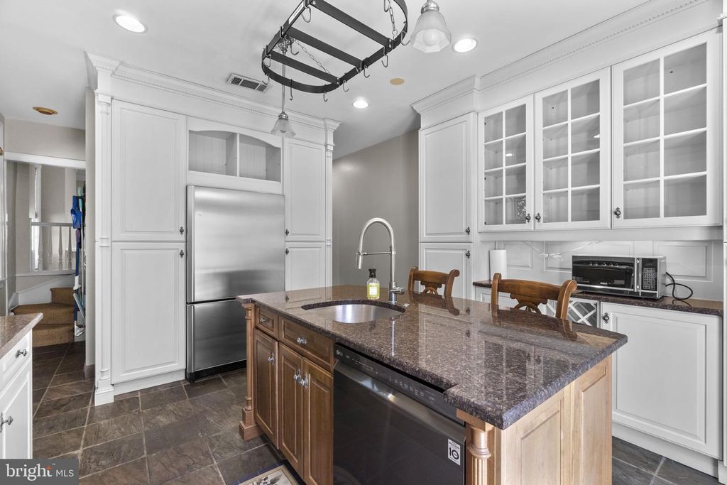 Image 16 of property listing at 3001 ELLIOTT ST, Baltimore, MD 21224