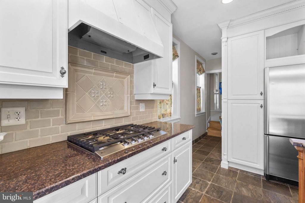 Image 17 of property listing at 3001 ELLIOTT ST, Baltimore, MD 21224