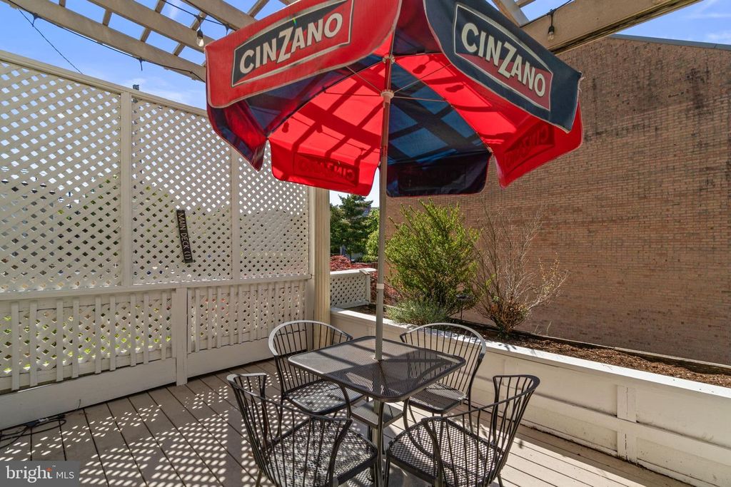 Image 19 of property listing at 3001 ELLIOTT ST, Baltimore, MD 21224
