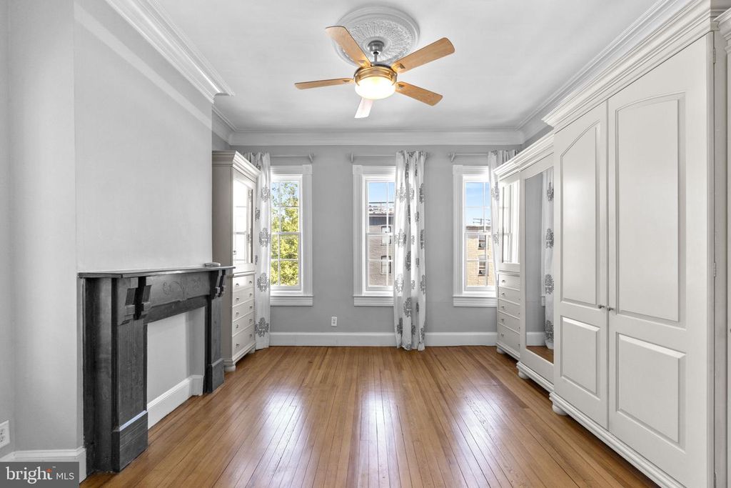 Image 21 of property listing at 3001 ELLIOTT ST, Baltimore, MD 21224
