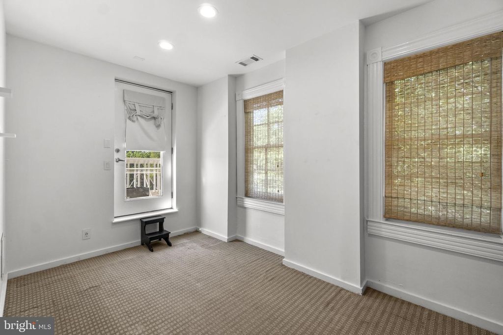 Image 29 of property listing at 3001 ELLIOTT ST, Baltimore, MD 21224