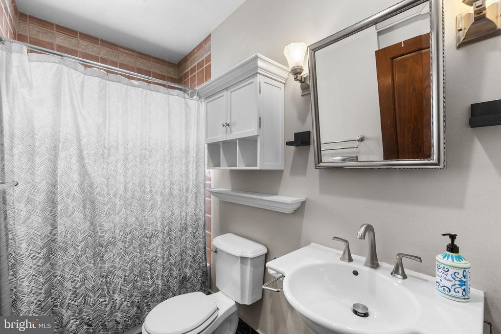 Image 32 of property listing at 3001 ELLIOTT ST, Baltimore, MD 21224
