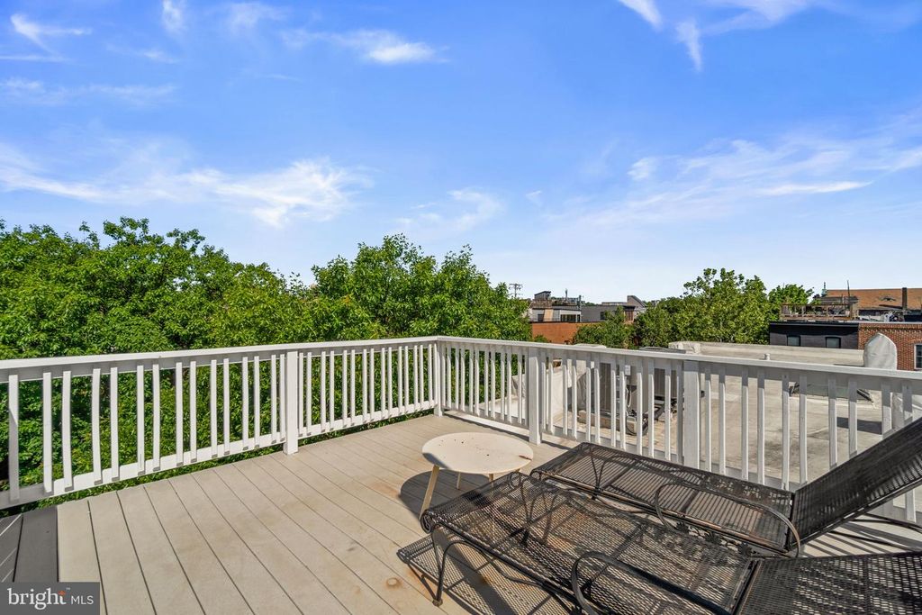 Image 35 of property listing at 3001 ELLIOTT ST, Baltimore, MD 21224