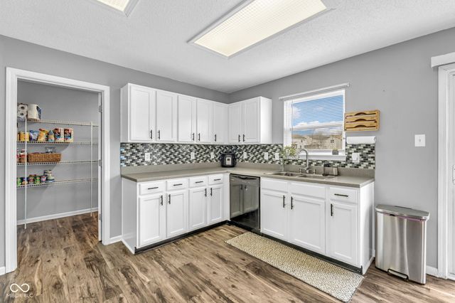 2297 Shadowbrook Drive, Plainfield, IN 46168