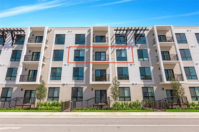 8001 NW 41st St F-303, Doral, FL 33166