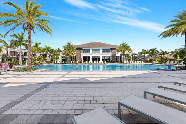 8001 NW 41st St F-303, Doral, FL 33166