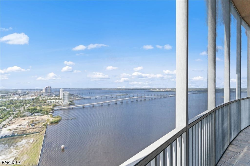 2743 1st ST 2703, Fort Myers, FL 33916