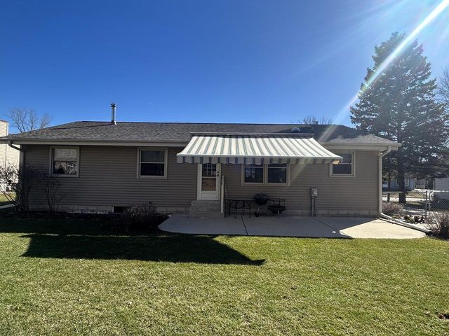 1214 Cherrywood DRIVE, Waukesha, WI 53188