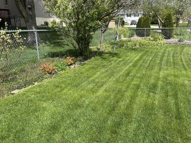 1214 Cherrywood DRIVE, Waukesha, WI 53188