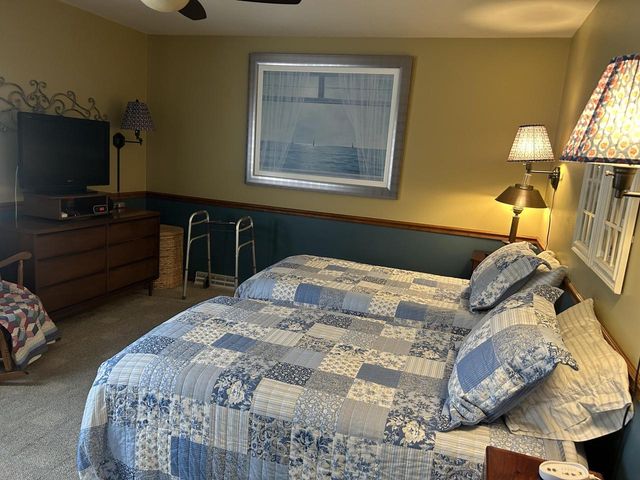 1214 Cherrywood DRIVE, Waukesha, WI 53188
