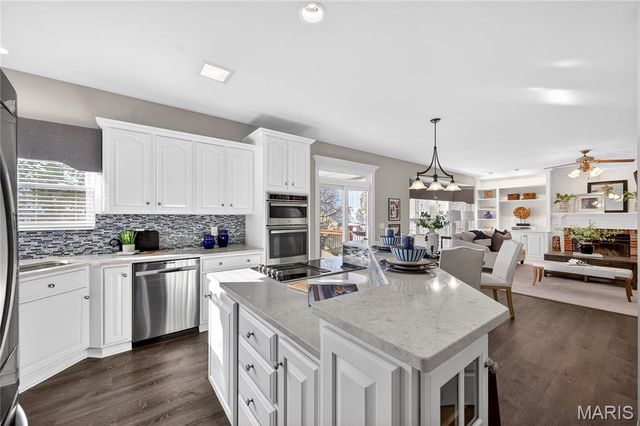 219 Braddock Way, St Peters, MO 63376