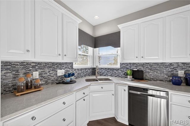 219 Braddock Way, St Peters, MO 63376