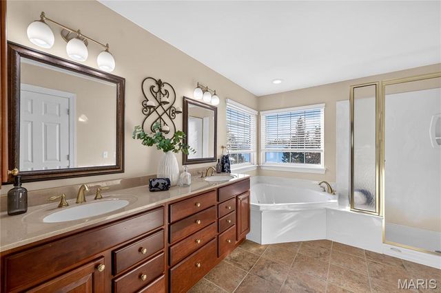 219 Braddock Way, St Peters, MO 63376