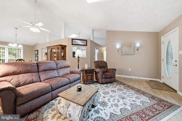 18664 RIVERGATE RD, Keedysville, MD 21756