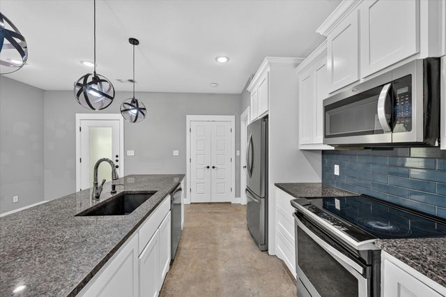 707 E Woodard Street, Denison, TX 75021