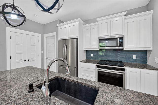 707 E Woodard Street, Denison, TX 75021