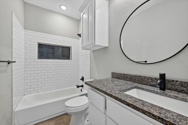 707 E Woodard Street, Denison, TX 75021