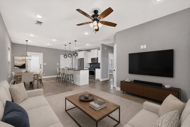 707 E Woodard Street, Denison, TX 75021