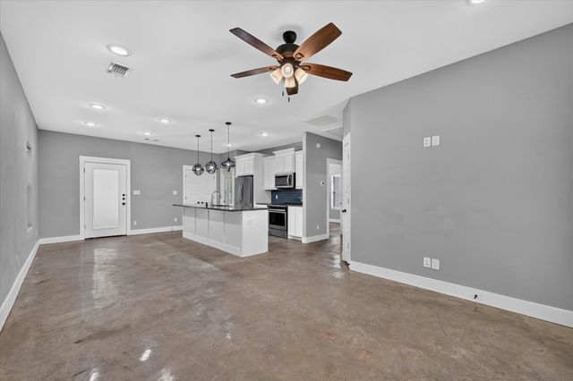 707 E Woodard Street, Denison, TX 75021