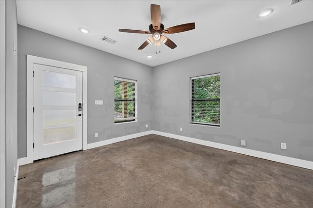 707 E Woodard Street, Denison, TX 75021
