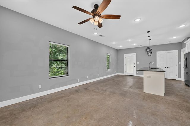 707 E Woodard Street, Denison, TX 75021