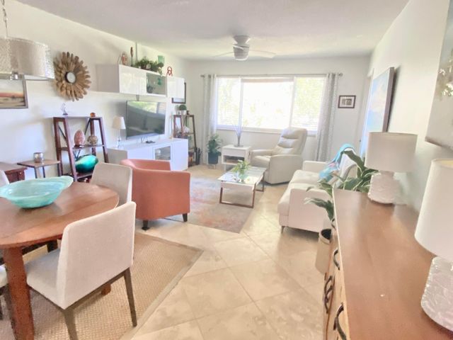2566 S Garden Dr S S 306, Lake Worth, FL 33461