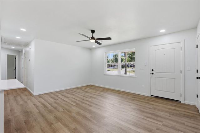 3244 Cox Street, Choctaw, OK 73020
