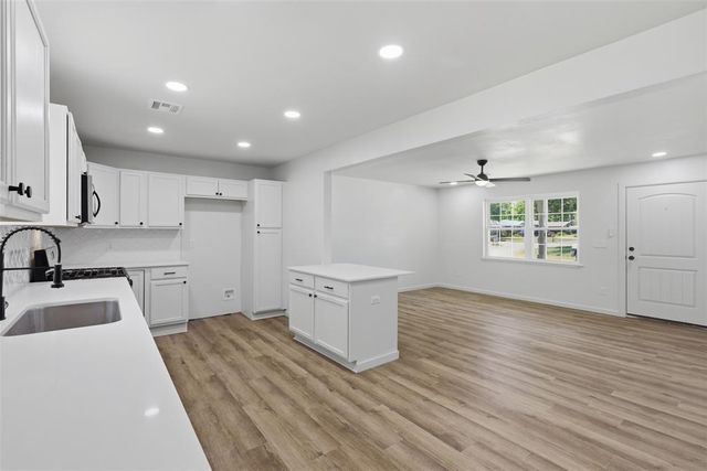 3244 Cox Street, Choctaw, OK 73020