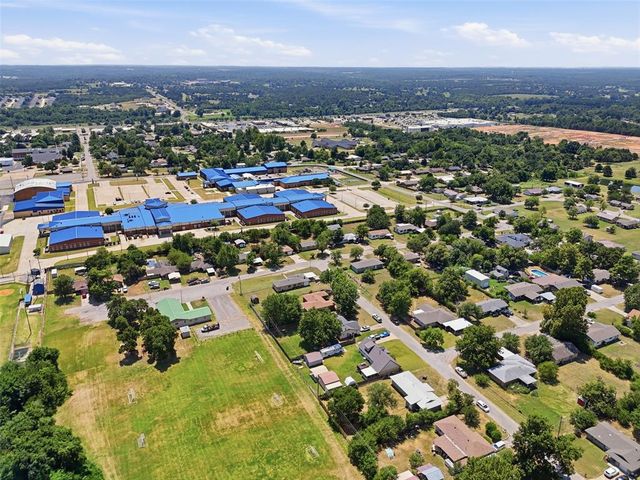 3244 Cox Street, Choctaw, OK 73020