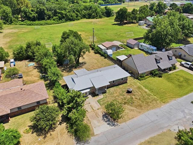 3244 Cox Street, Choctaw, OK 73020