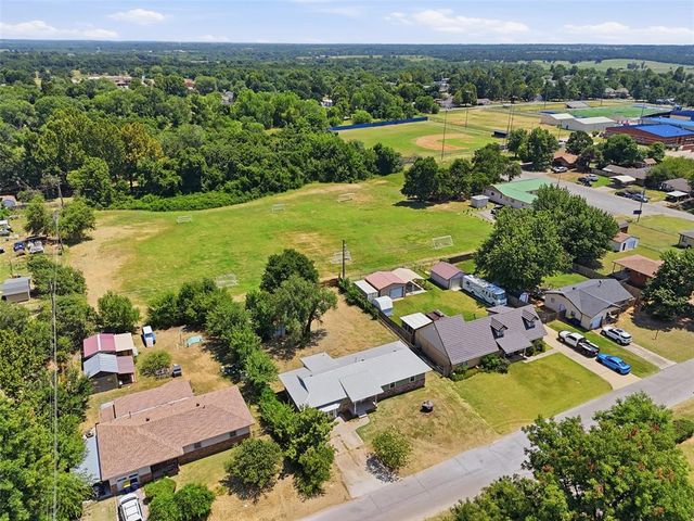 3244 Cox Street, Choctaw, OK 73020