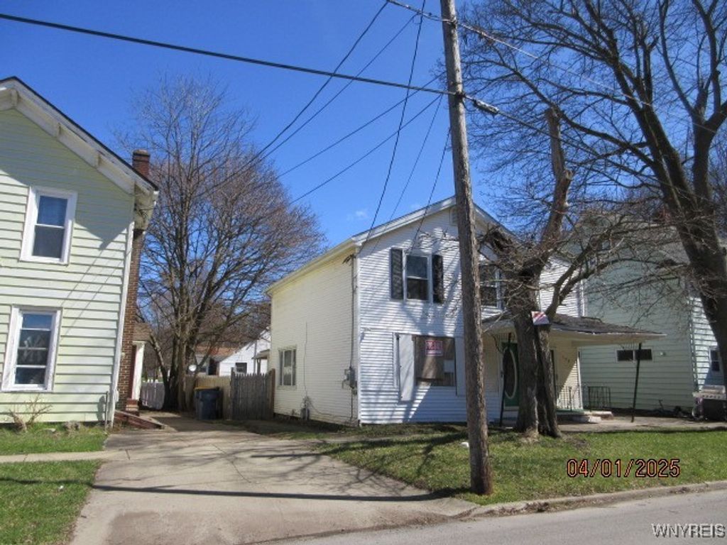 148 Chapel Street, Lockport City, NY 14094