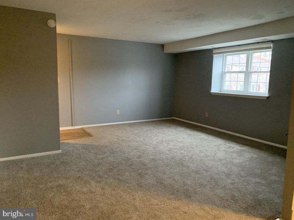 Image 3 of property listing at 11908 TARRAGON RD #I, Reisterstown, MD 21136