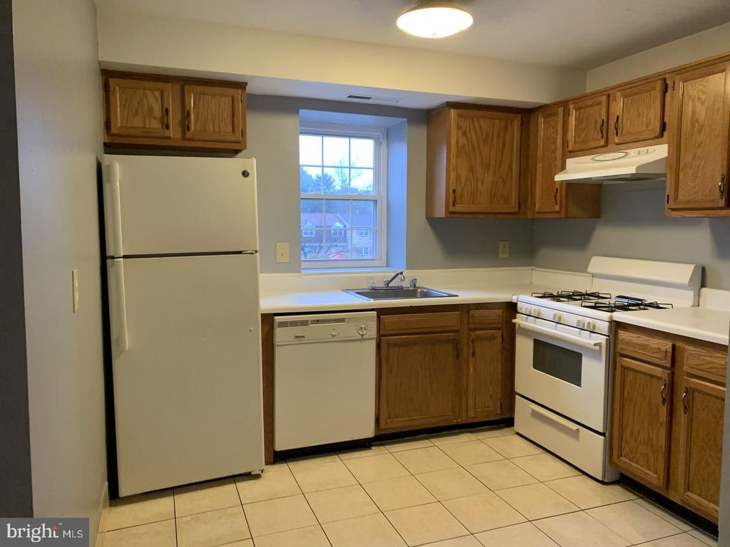 Image 5 of property listing at 11908 TARRAGON RD #I, Reisterstown, MD 21136