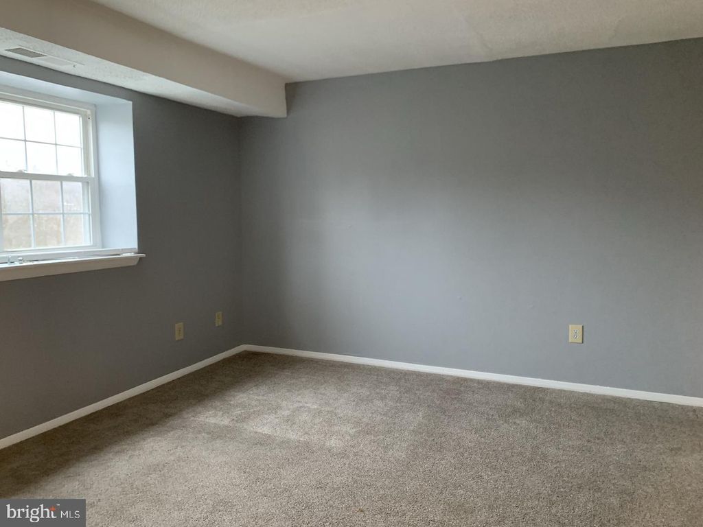 Image 7 of property listing at 11908 TARRAGON RD #I, Reisterstown, MD 21136