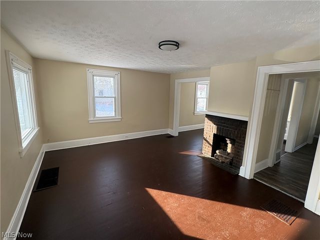 413 Stanton Avenue, Akron, OH 44301