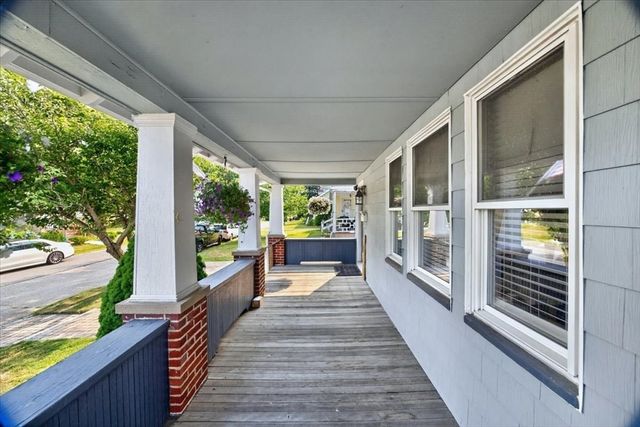 21 Willow St, Brockton, MA 02301
