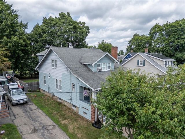 21 Willow St, Brockton, MA 02301