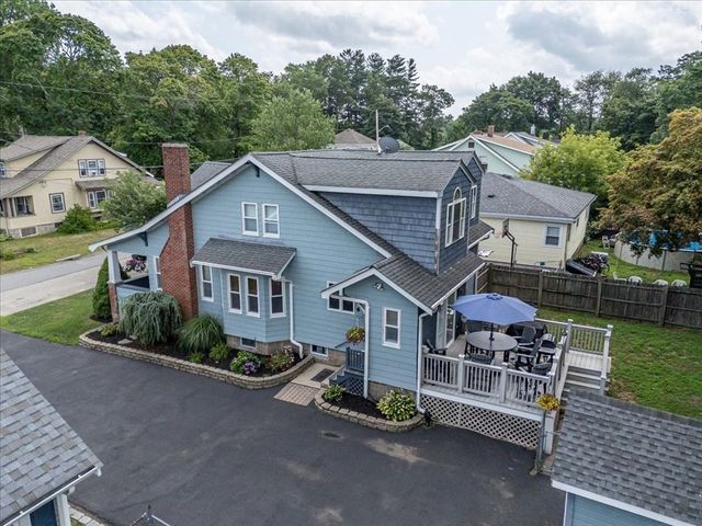 21 Willow St, Brockton, MA 02301