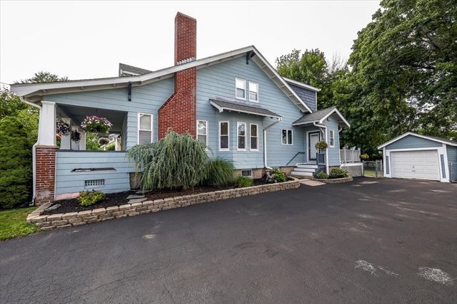 21 Willow St, Brockton, MA 02301