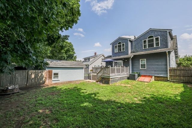 21 Willow St, Brockton, MA 02301
