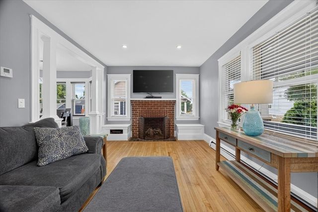 21 Willow St, Brockton, MA 02301