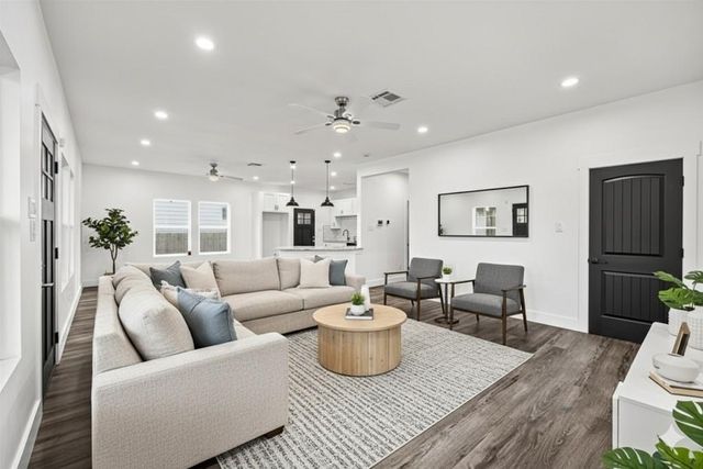 2111 Chapman Street, Houston, TX 77009