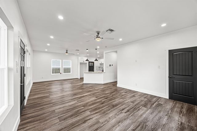 2111 Chapman Street, Houston, TX 77009